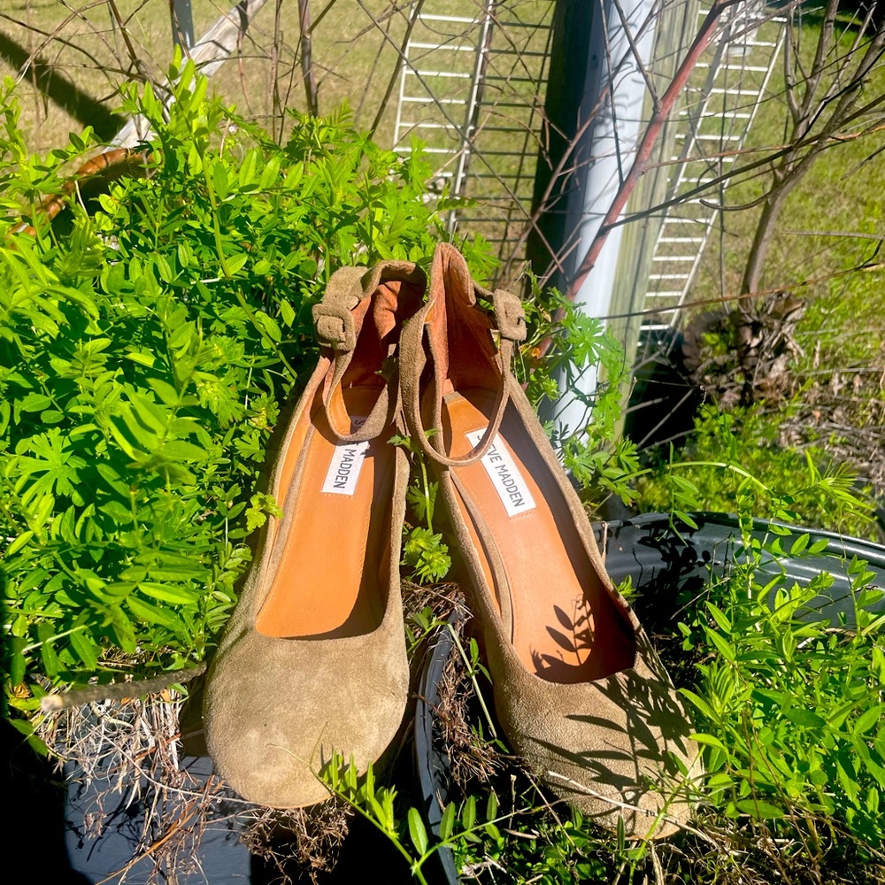 Super cute Suede Mary Jane Block Heel!!! Si👠🥰